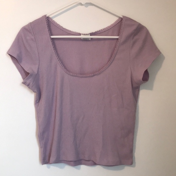 Tilly's Tops - 🎄 Cropped Lace Trim Ribbed Top